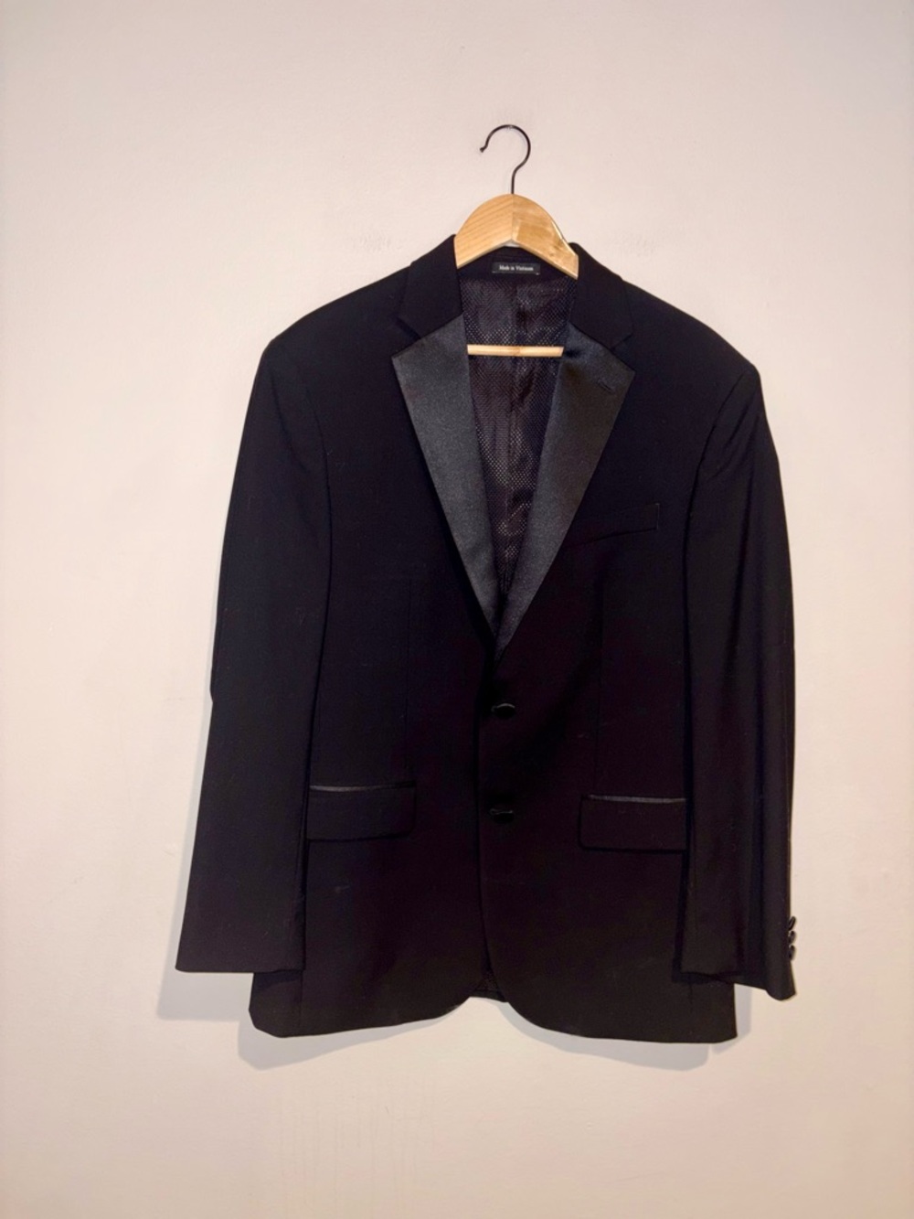 Pronto Uomo Black Satin-Trim Tuxedo Blazer Sz 16